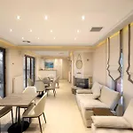 Kremasta Hotel