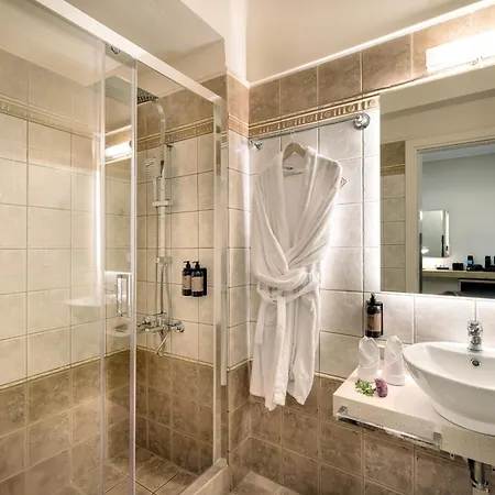 Kremasta Hotel 3*